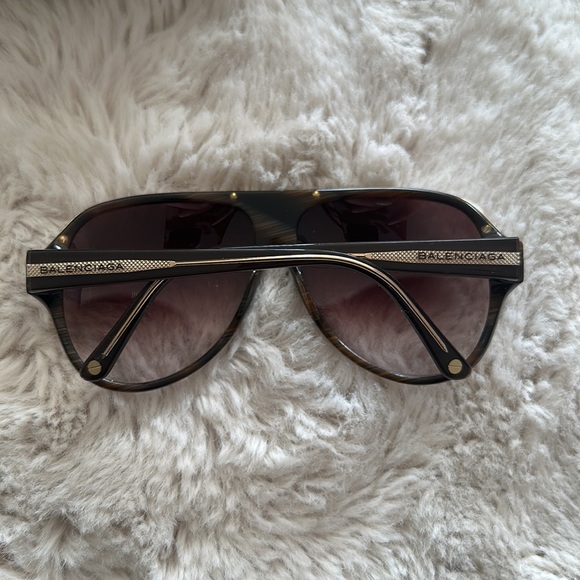Balenciaga Sunnies - Picture 2 of 4